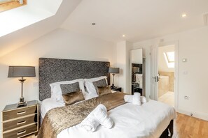 3 Schlafzimmer, Reisekinderbett, kostenloses WLAN, Bettwäsche