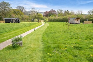 المنطقة المحيطة بالمنشأة