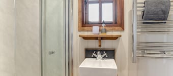 1 Bed in Bronllys (oc-t31949)