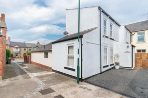 Exterior - 2 Bed in Saltburn-by-the-Sea (oc-cl004) (Saltburn-by-the-Sea)