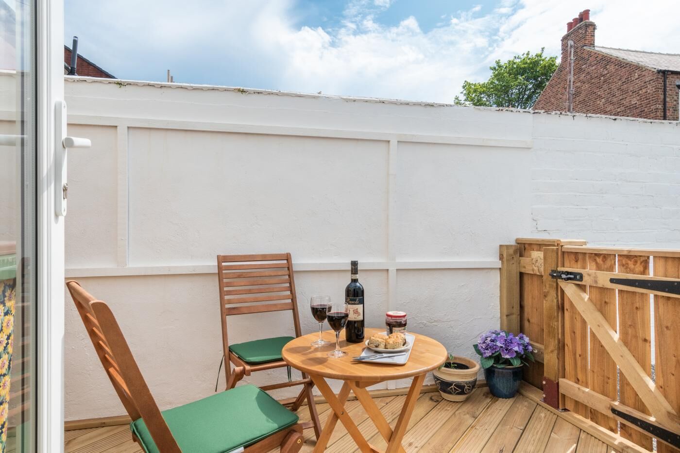 تناول الطعام بالخارج