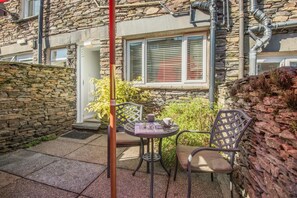 Outdoor dining - 3 Bed in Ambleside (oc-w31932) (Ambleside)