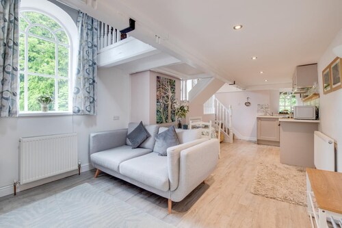 1 Bed in Whitby (oc-wa227)