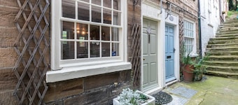 3 Bed in Whitby (oc-w454)