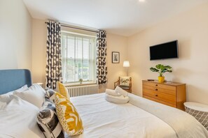3 bedrooms, iron/ironing board, travel cot, free WiFi - 3 Bed in Carperby (oc-ds058) (Carperby)
