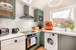 Microonde, forno, lavastoviglie, pentole/stoviglie/utensili