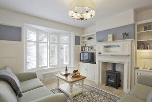 TV - 3 Bed in Reydon (oc-brae) (Reydon)