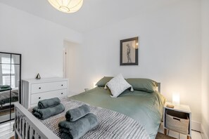 Iron/ironing board, travel cot, free WiFi, bed sheets - 2 Bed in Whitstable (oc-w31887) (Whitstable)