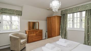 4 bedrooms, individually decorated, individually furnished, free WiFi