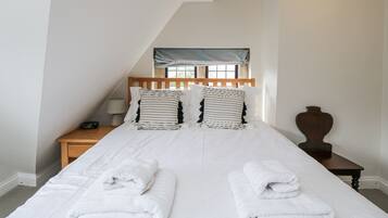 4 bedrooms, individually decorated, individually furnished, free WiFi