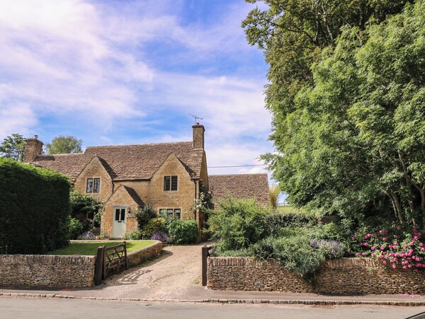 The Old Hall - Cotswolds