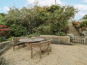 Outdoor dining - The Old Hall (Tetbury)