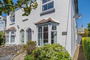 Exterior detail - 2 Bed in Niton (oc-b31835) (Niton)