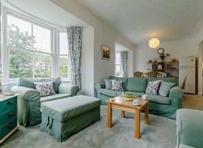 TV - 2 Bed in St. Levan (oc-p00788) (Saint Levan)