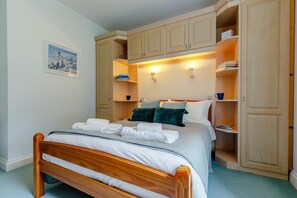 Iron/ironing board, travel cot, free WiFi, bed sheets - 2 Bed in St. Levan (oc-p00788) (Saint Levan)