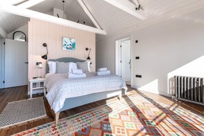 Bügeleisen/Bügelbrett, Reisekinderbett, kostenloses WLAN, Bettwäsche
