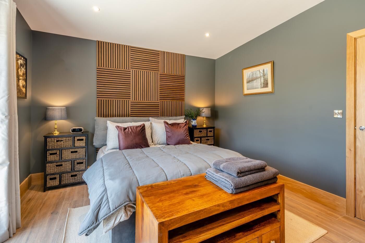 Free WiFi, bed sheets