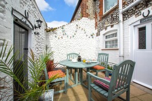 Outdoor dining - 1 Bed in West Runton (oc-2042) (West Runton)