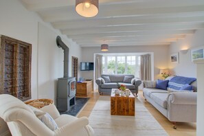 TV, fireplace - 3 Bed in St. Mawgan (oc-p00752) (Saint Mawgan)