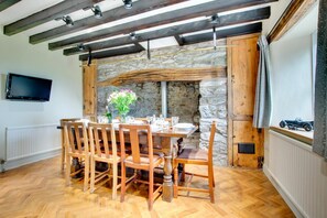 Dining - 4 Bed in Denbigh (oc-bow145) (Denbigh)