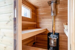 Sauna - 2 Bed in Thornton Le Moor (oc-h31952) (Thornton-le-Moor)