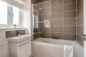 Towels - 3 Bed in Bodham (oc-r31988) (Bodham)