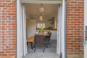 Outdoor dining - 3 Bed in Bodham (oc-r31988) (Bodham)
