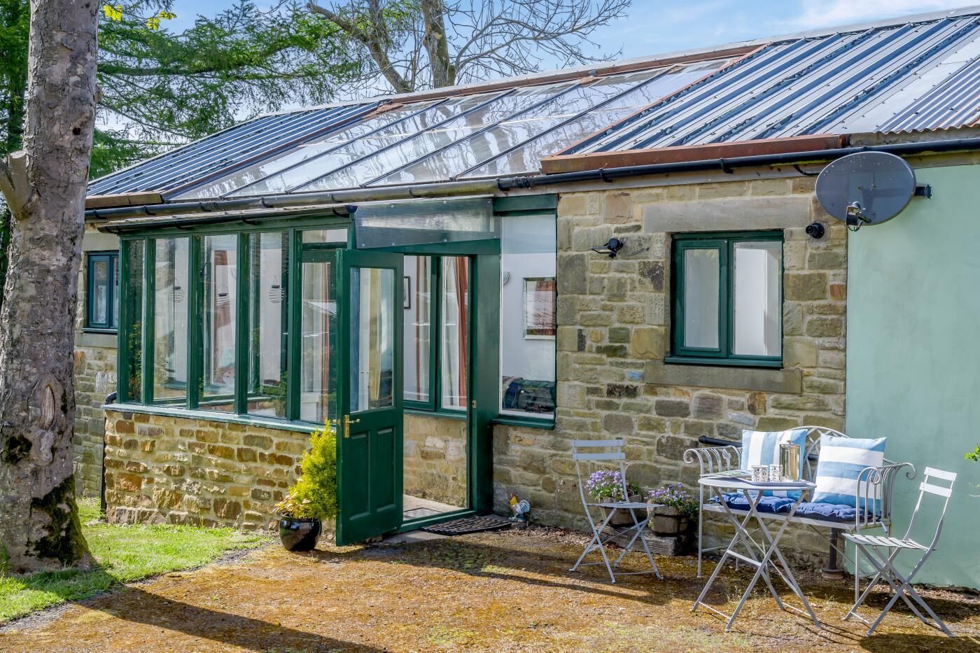 屋外ダイニングエリア