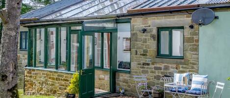 屋外ダイニングエリア