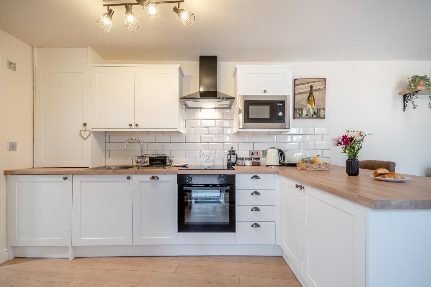 Microwave, oven, dishwasher, cookware/dishes/utensils