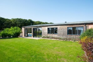 Exterior - 5 Bed in Briston (oc-2005) (Briston)