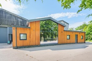 Exterior - 1 Bed in Weeton (oc-c32015) (Weeton-with-Preese)