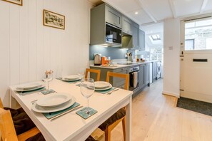 Dining - 2 Bed in St. Ives (oc-b31979) (St Ives)