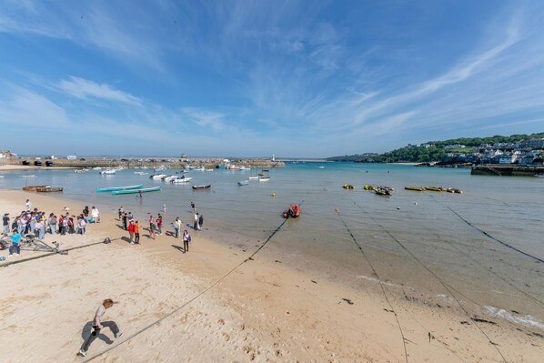 Beach - 2 Bed in St. Ives (oc-b31979) (St Ives)