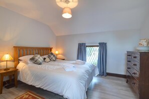 Iron/ironing board, free WiFi, bed sheets - 2 Bed in Porthcawl (oc-way245) (Porthcawl)