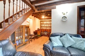 TV - 2 Bed in Porthcawl (oc-way245) (Porthcawl)
