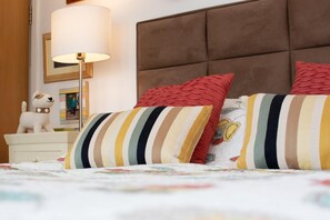 Iron/ironing board, free WiFi, bed sheets - 3 Bed in Padstow (oc-p00797) (Padstow)