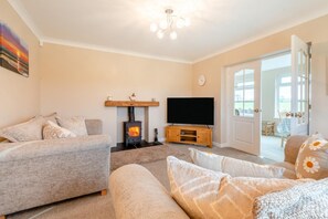 TV, fireplace - 3 Bed in Aspatria (oc-w31951) (Hayton)