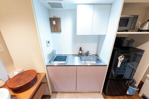 전자레인지, 조리 도구/접시/주방 기구