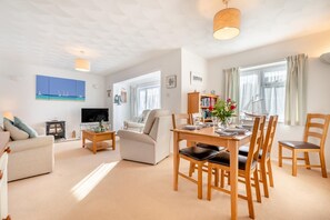 TV - 2 Bed in St. Merryn (oc-p00801) (Saint Merryn)