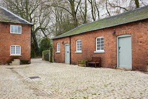 Exterior - Butler's Quarters (Matlock)