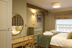 5 bedrooms, individually decorated, individually furnished, free WiFi - Butler's Quarters (Matlock)