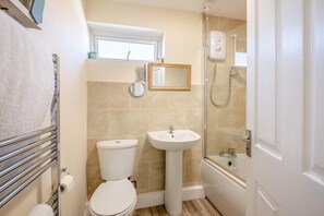 Towels - 2 Bed in Seahouses (oc-gd1851) (Seahouses)