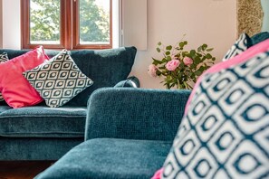 TV - 2 Bed in Luxulyan (oc-p00799) (Luxulyan)