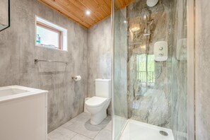 Towels - 1 Bed in Milton Abbas (oc-w32019) (Milton Abbas)