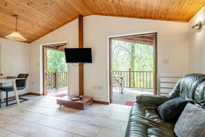 TV - 1 Bed in Milton Abbas (oc-w32019) (Milton Abbas)