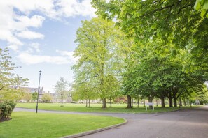 Property grounds - Stylish modern newly built apartment (Edinburgh)