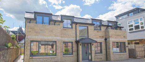 المنشأة من الخارج