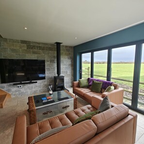 TV, fireplace - 1 Bed in Pennard (oc-d23064) (Southgate)