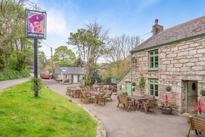 Outdoor dining - 1 Bed in Lamorna (oc-k31904) (Lamorna)